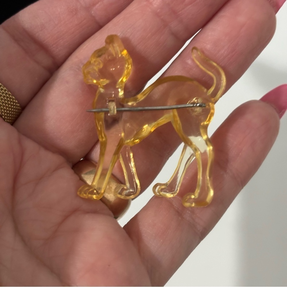 Vintage Lucite cat 1930’s clear yellow orange color - Picture 2 of 4